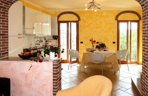 Caravonica House | Stunning private villa for 4 people with WIFI, TV, terrace and panoramic view