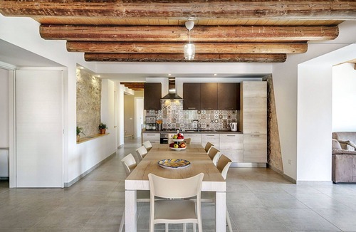 Giarratana Villa | Stunning private villa for 8 guests with A/C, WIFI, private pool, TV and terrace