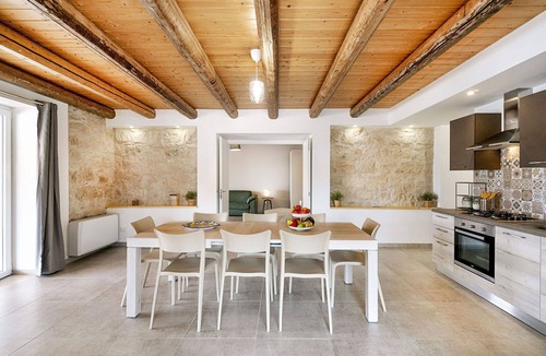 Giarratana Villa | Stunning private villa for 8 guests with A/C, WIFI, private pool, TV and terrace