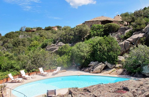 Porto Cervo Villa | Stunning private villa for 6 people with private pool, WIFI, A/C, TV, terrace and pets allowed