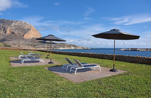 Favignana Villa | Stunning private villa for 12 guests with A/C, WIFI, TV and patio