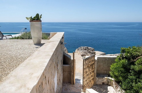 Plemmirio Villa | Stunning private villa with WIFI, A/C, private pool, TV, patio and panoramic view, close to Syra.