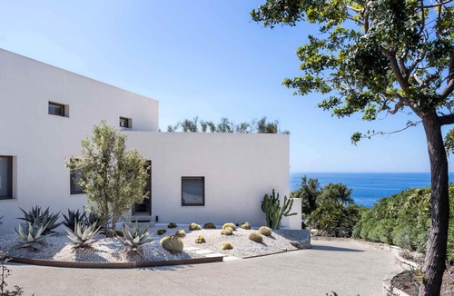 Plemmirio Villa | Stunning private villa with WIFI, A/C, private pool, TV, patio and panoramic view, close to Syra.