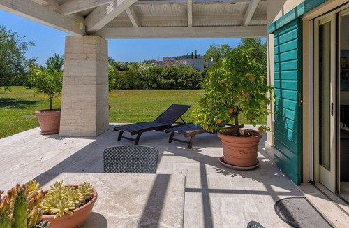 Saturnia Villa | Stunning private villa for 5 people with A/C, WIFI, hot tub, TV, patio and pets allowed