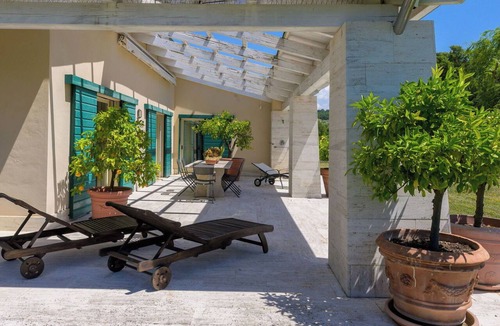 Saturnia Villa | Stunning private villa for 5 people with A/C, WIFI, hot tub, TV, patio and pets allowed