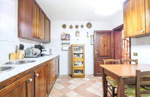 Montieri House | Stunning private villa for 8 guests with WIFI, TV, patio and pets allowed