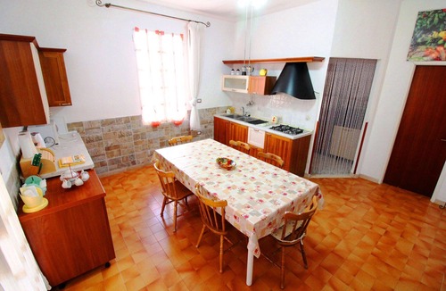 Solarino Villa | Stunning private villa with private pool, WIFI, TV, patio and pets allowed, close to Syracuse