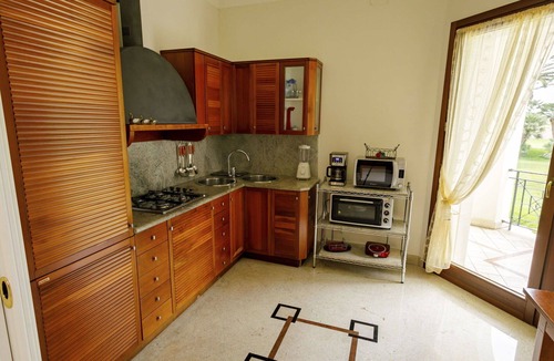 Nardo Villa | Stunning private villa with hot tub, private pool, WIFI, A/C, TV, patio and pets allowed