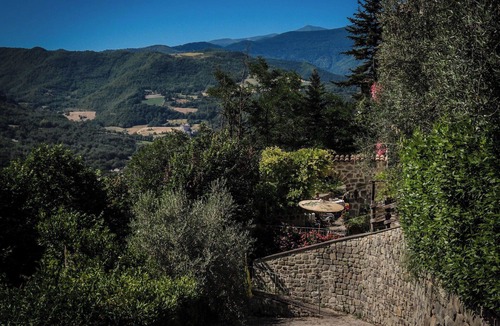 Roccafluvione Villa | Stunning villa for 14 guests with WIFI, TV and pets allowed, close to Ascoli Piceno