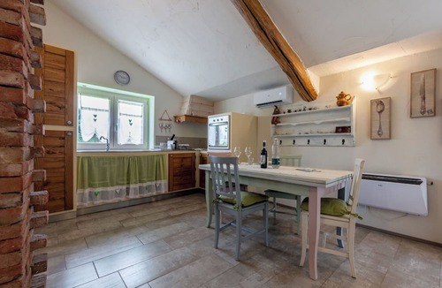 Abbazia Villa | Stunning villa for 4 guests with hot tub, A/C, WIFI, TV and pets allowed