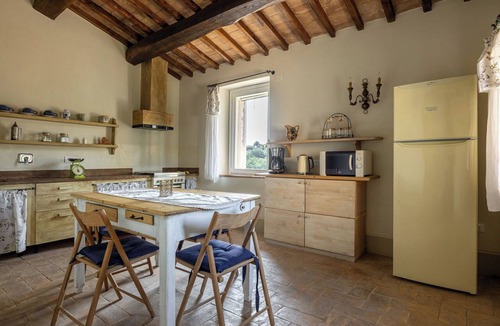 Bovara House | Stunning villa with WIFI, TV, patio, pets allowed and panoramic view, close to Spoleto