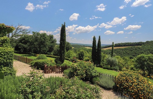 Chiusdino Villa | Stunning Villa with pool near San Galgano / 8 bedrooms - 9 bathrooms