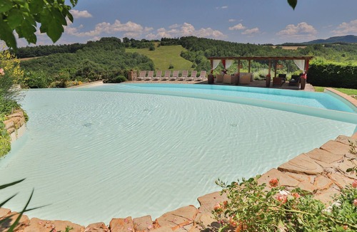 Chiusdino Villa | Stunning Villa with pool near San Galgano / 8 bedrooms - 9 bathrooms