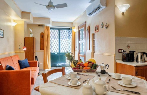 Catania City Centre Apartment | Suite with a Balcony at the Teatro Massimo
