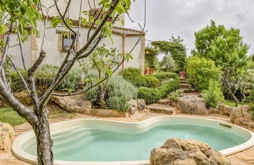 Salemi House | Sun-kissed Holiday Home in Salemi with Garden