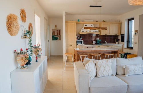 Ciminna Villa | Sundrenched Sicilian Villa - Pool, Hot Tub, Gym, Sauna - Sleeps 10 Near Palermo