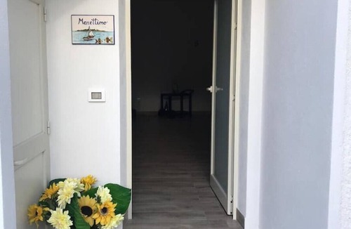 Parrinello Apartment | Swimming pool, kitesurfing. adjacent accommodations