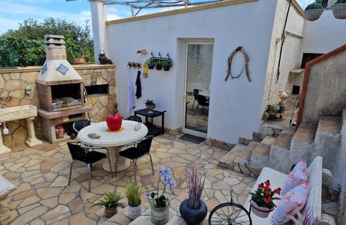 Parrinello Apartment | Swimming pool, kitesurfing. adjacent accommodations