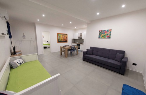 Scoglitti Apartment | Swimming, the sea, and relaxation along the Scoglitti coast.