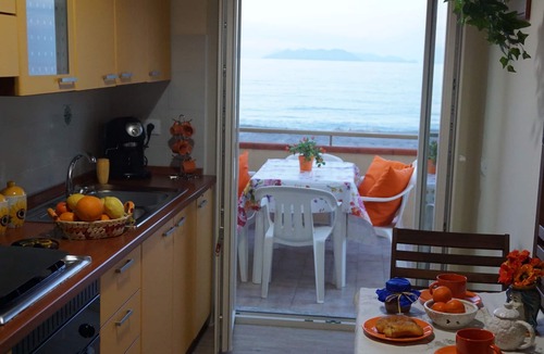 Marchesana Apartment | Terrace By The Sea