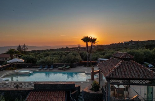 Santa Maria di Licodia Villa | Terre Villa Katia