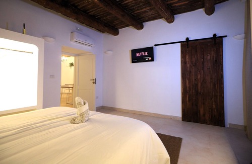 Quartieri Spagnoli Bed & Breakfast | The B&B "Ai 13 Gradoni di Chiaia is an oasis of calm in the center of Naples.