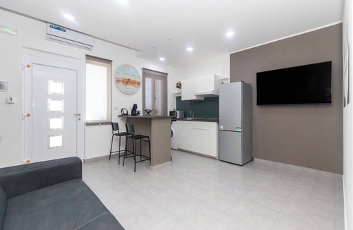 Cannizzaro Apartment | The Cliff Appartament Suite, with in-room Jacuzzi for your relaxation