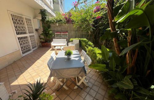 Cannizzaro Apartment | The garden on the sea