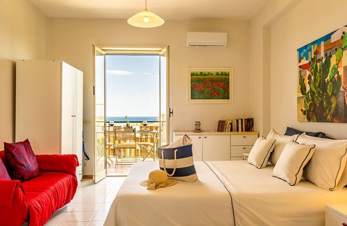 Giardini Naxos Apartment | The House Of Stefe - View of the gulf