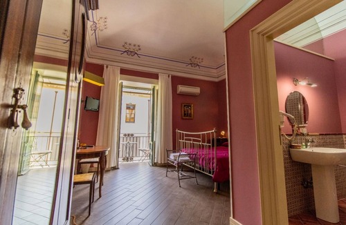 Santo Stefano di Camastra Bed & Breakfast | THE PALACE B&B and Apartments - FLOWER LUXURY ROOM