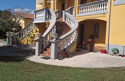 Paola Apartment | The Oaks. Two-room apartment for 5