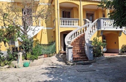 Paola Apartment | The Oaks. Two-room apartment for 5