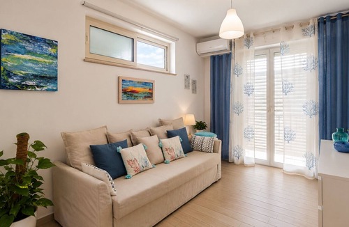 Santa Teresa di Riva House | The Sisters a stone's throw from Taormina