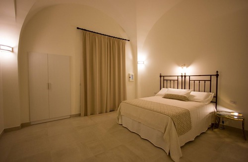 Gioia del Colle Bed & Breakfast | to the sottani b & b total comfort in the center. Very close to Matera, Alberobello, Bari