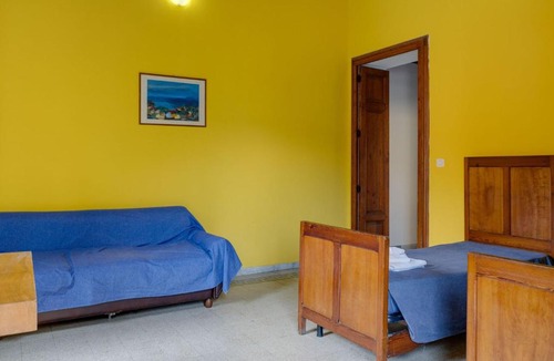 Nicotera Marina House | Traditional Holiday Home in Nicotera Marina with Garden