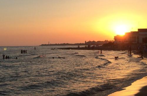 Casuzze House | Tre passi a mare