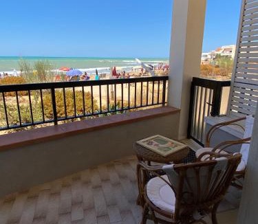 Casuzze House | Tre passi a mare