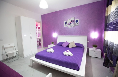Cefalu Bed & Breakfast | Triple room with mountain view and window