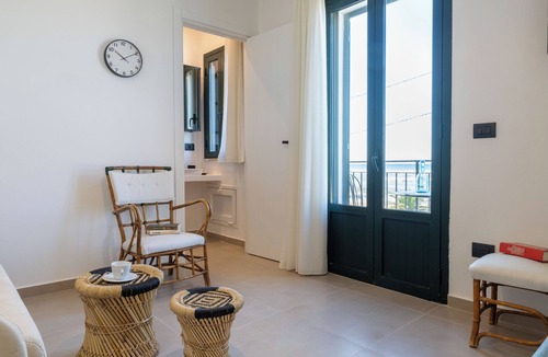 Castel Di Tusa House | Tusa Bay. Enjoy the sun and sea at 1BR House a few Steps Away From the Beach