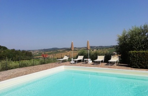 Poggibonsi Apartment | Tuscany vacation with pool 2