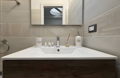 Marzamemi Apartment | Twin Room with Private Bathroom