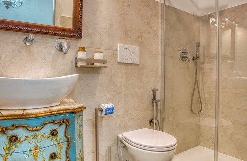 Angri Apartment | Two Bedroom Apartment with Balcony