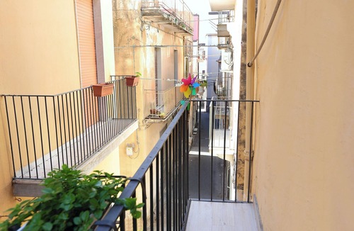 Motta Sant'Anastasia Apartment | U Casteddu Home Motta Sant'Anastasia