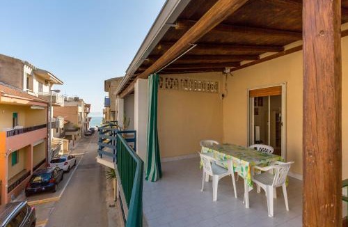 Casuzze House | Ulisse apartment on the sea