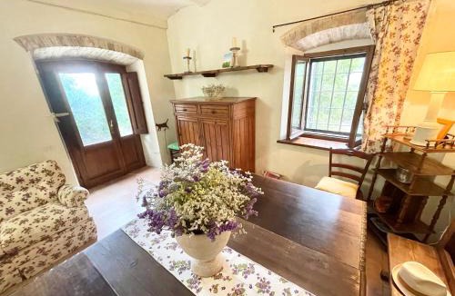 San Brizio Villa | Umbrian Paradise contains 5 Bedrooms with Private Pool and Stunning Views
