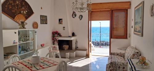Intavolata House | Un Terrazzo sul Tirreno