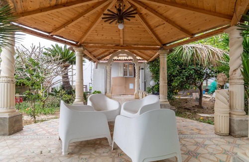 Punta Braccetto House | Vacation Home "Chalet Melody" with Private Terrace, Private Garden & A/C