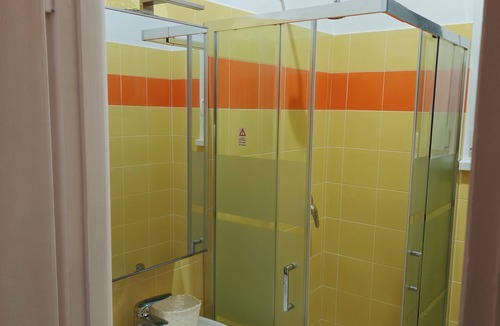 Quartiere XXXI Giuliano Dalmata Apartment | Vacation home Eur Laurentina Checchignola. Families, military,