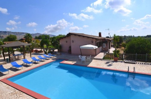 Solarino House | Vacation home Eureka by Interhome