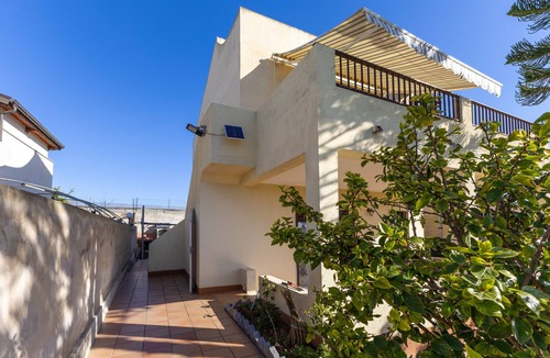 Punta Braccetto House | Vacation Home "Falcon House Punta Braccetto" with Sea View, Private Terrace & Wi-Fi